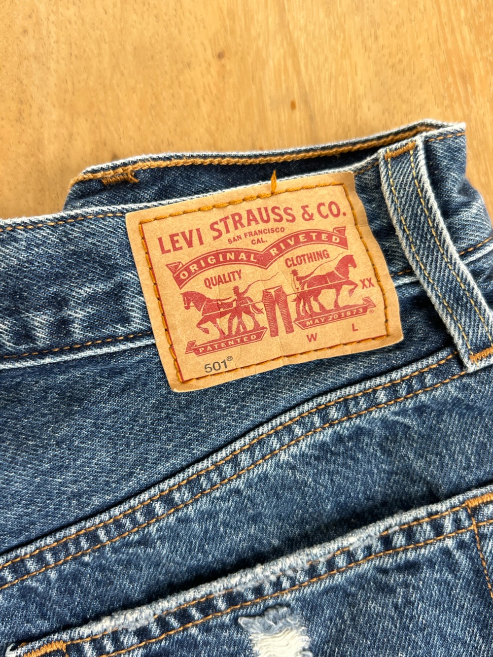 Levi’s dark 501 cut off shorts - Picture 4 of 5